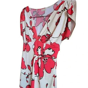 Womans med Flamingo Red patterned silky  V neck top